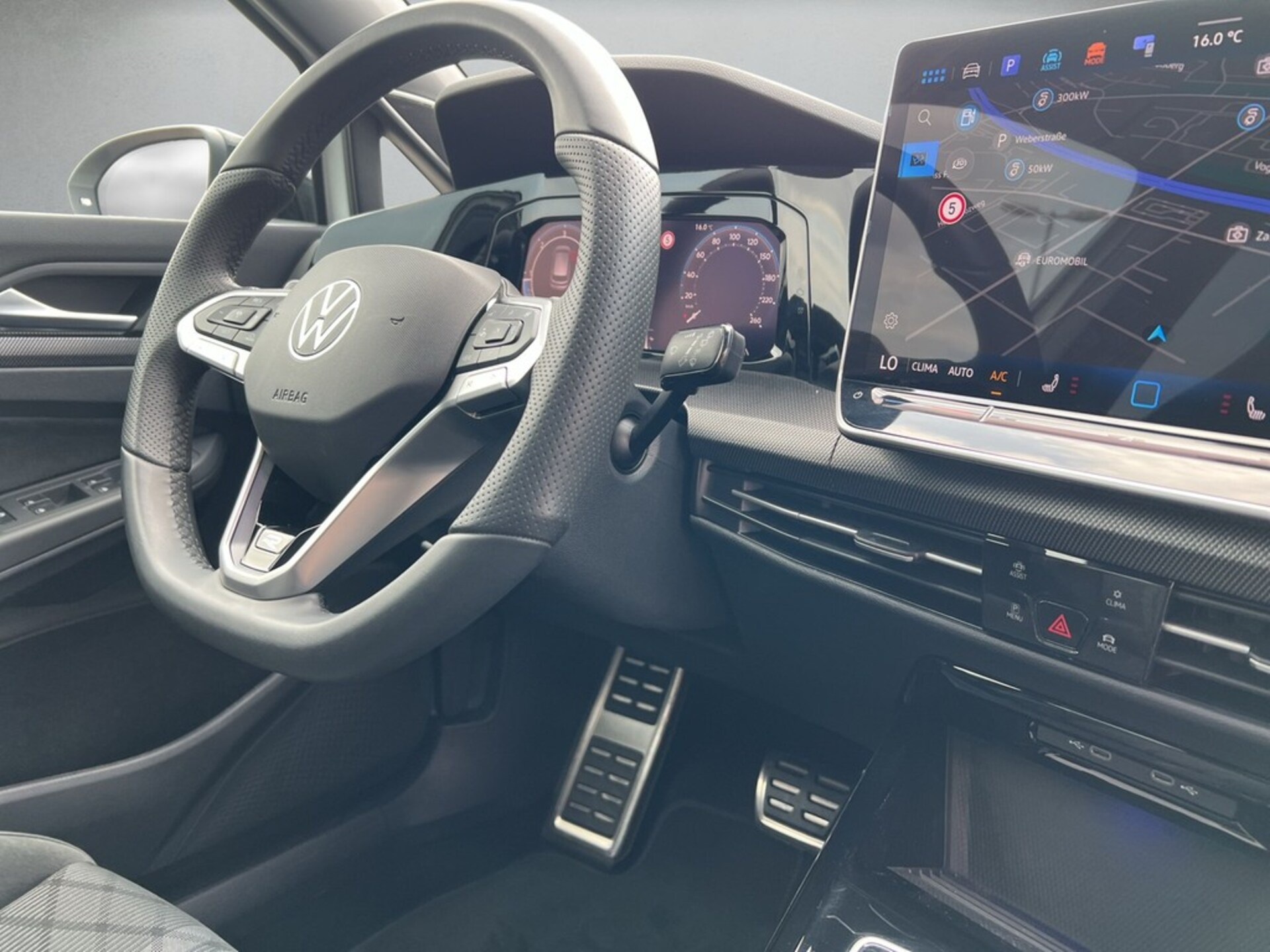 Volkswagen Golf R-Line