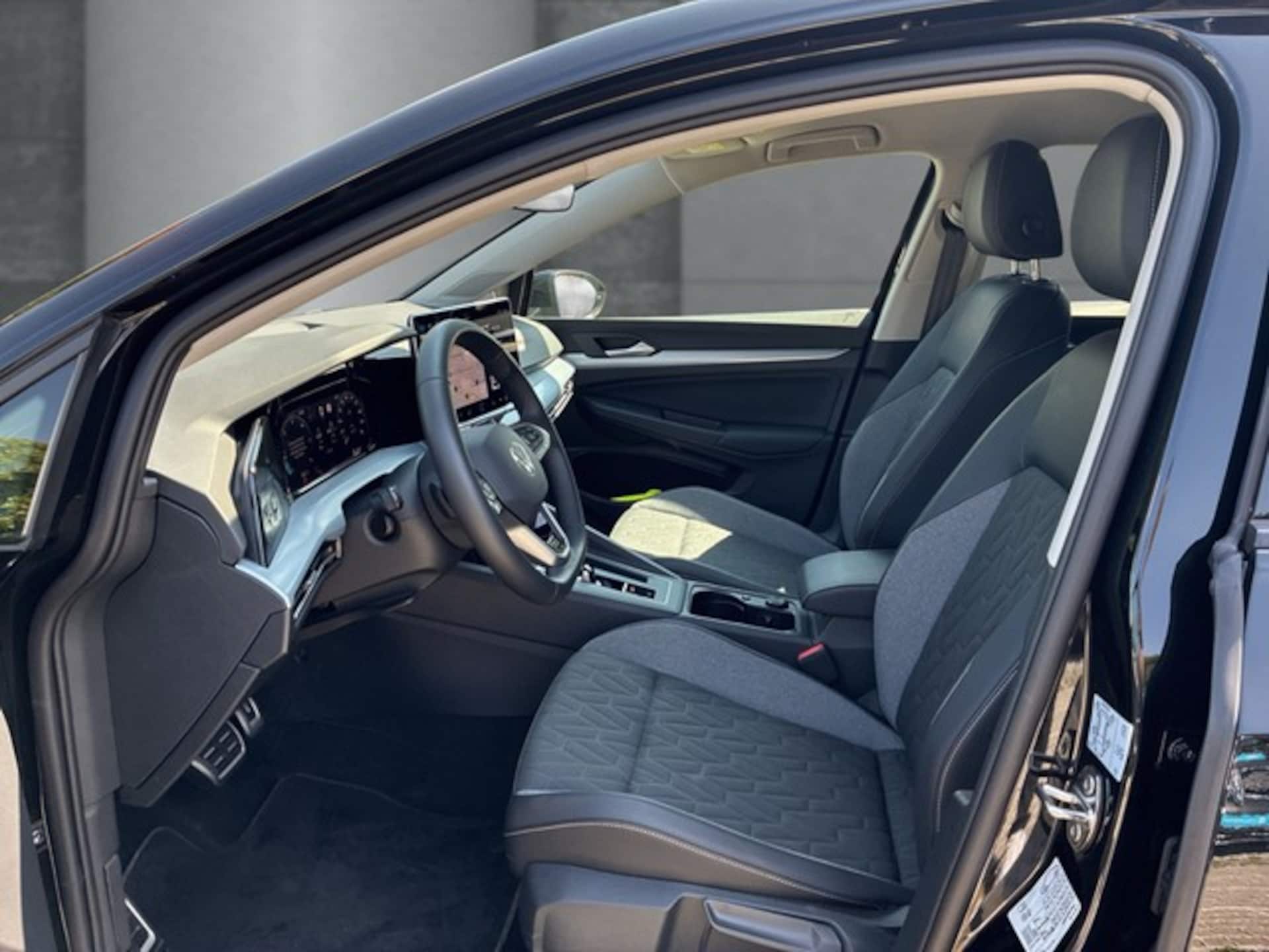 Volkswagen Golf Life