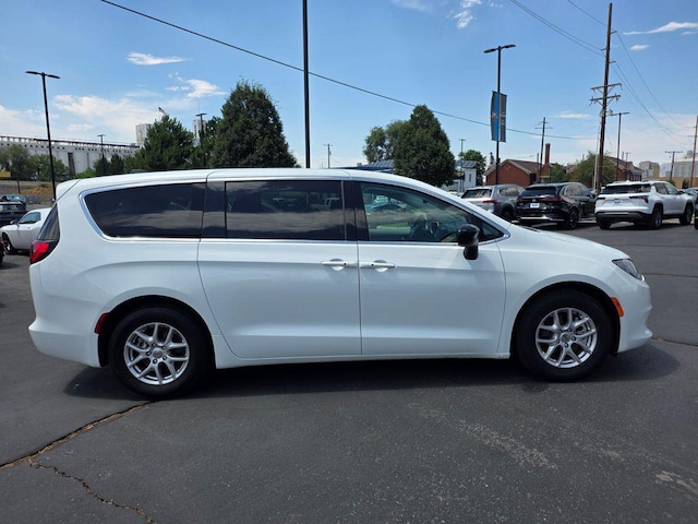 2024 Chrysler Voyager