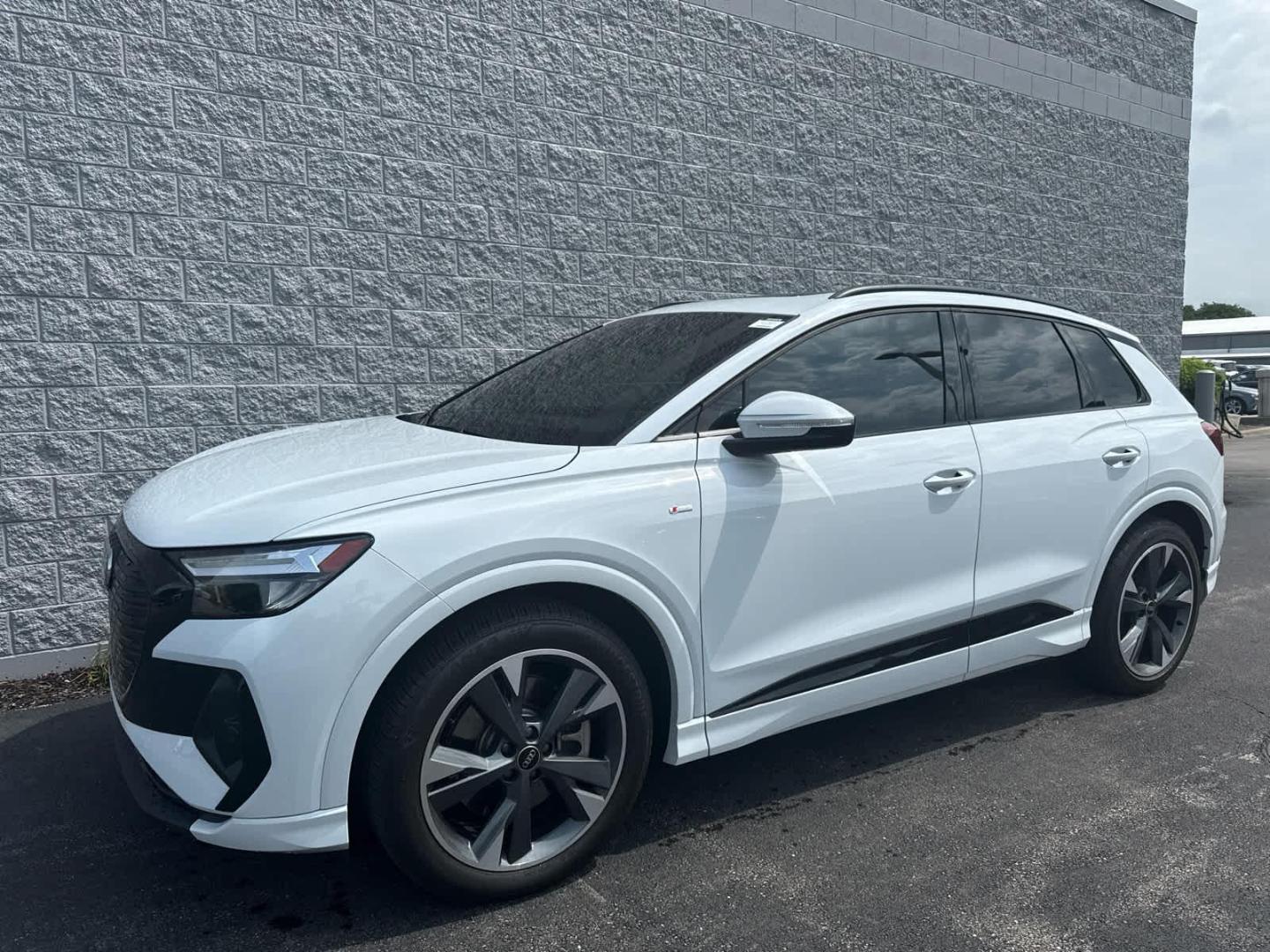 2024 Audi Q4 e-tron 55 Premium quattro's photo