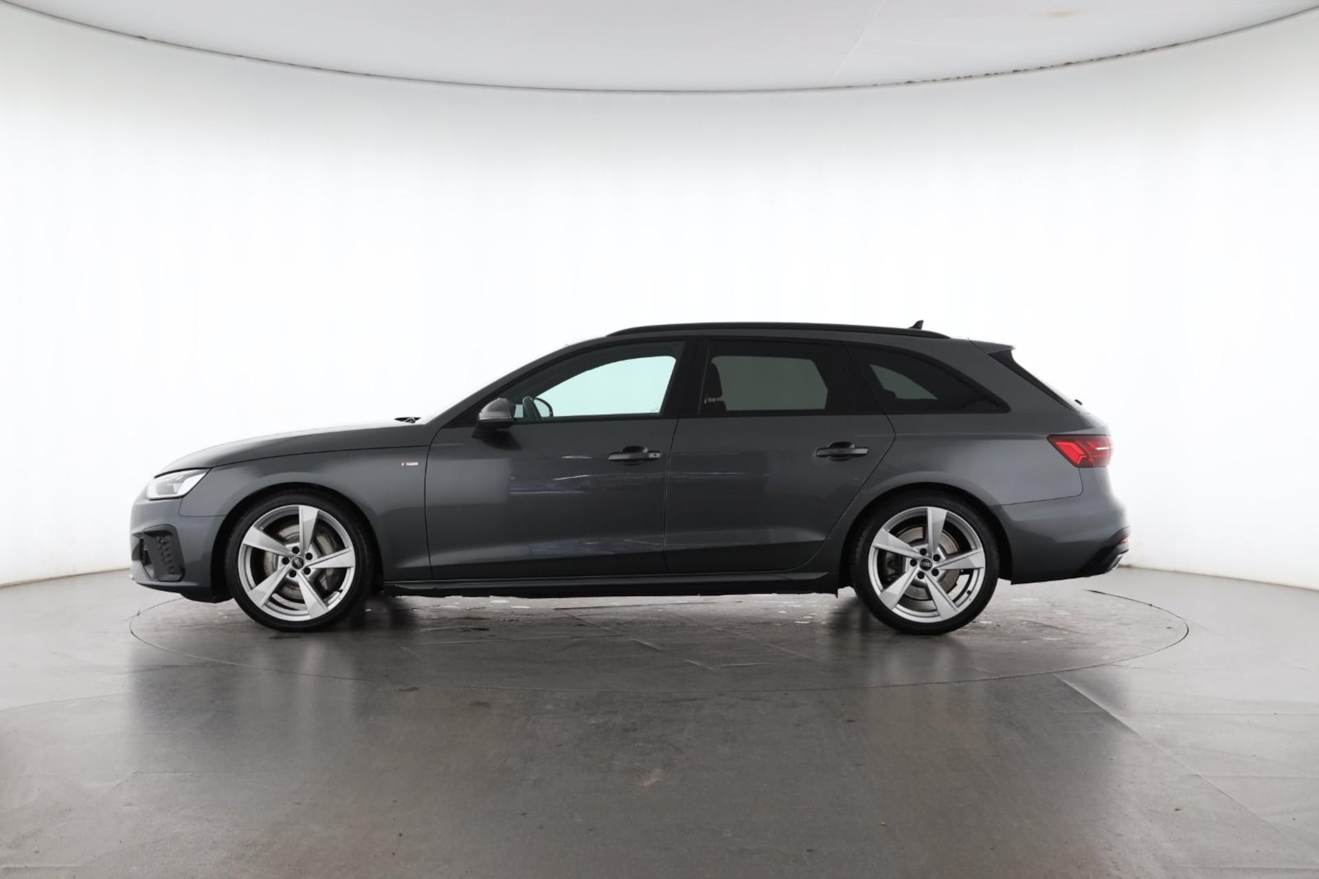 Audi A4 Avant S line