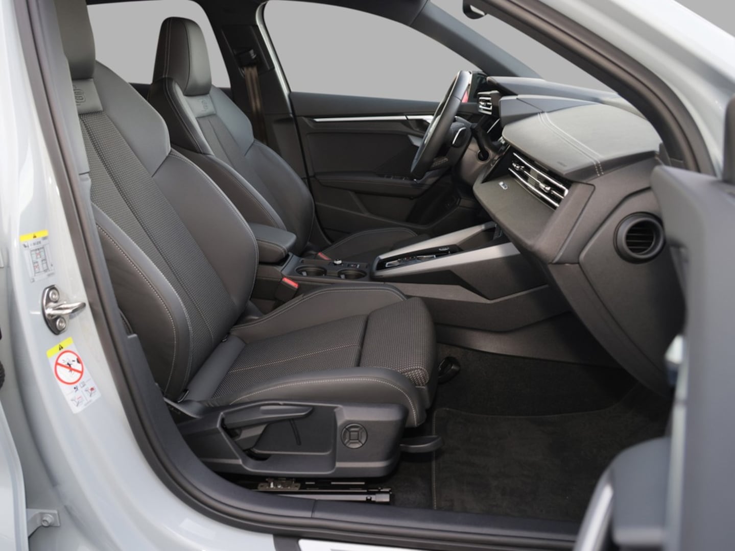 Bild über Audi A3 allstreet 35 TDI S tronic - für weitere Informationen kontaktieren Sie den Audi Partner