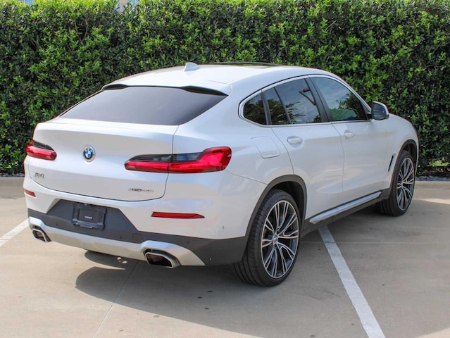 2022 BMW X4