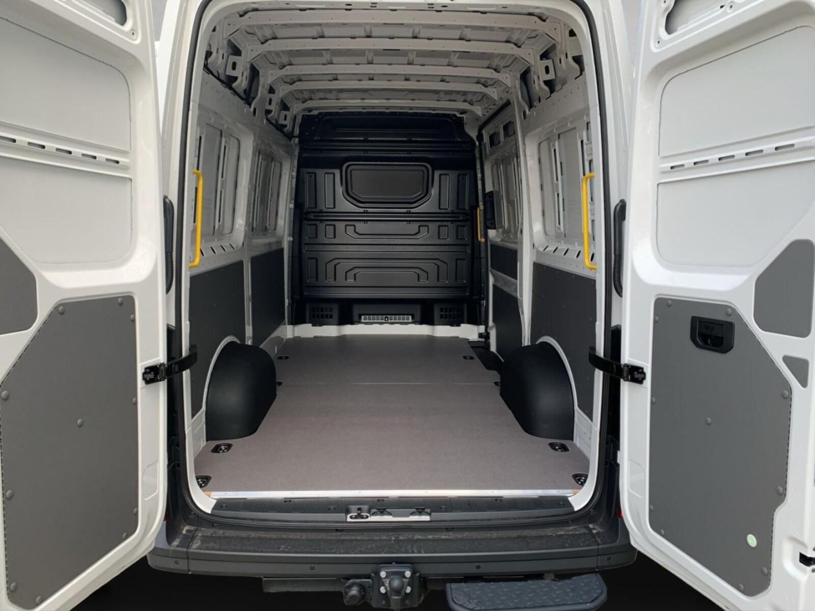 Volkswagen Crafter Kasten mittlerer Radstand – Bild 5