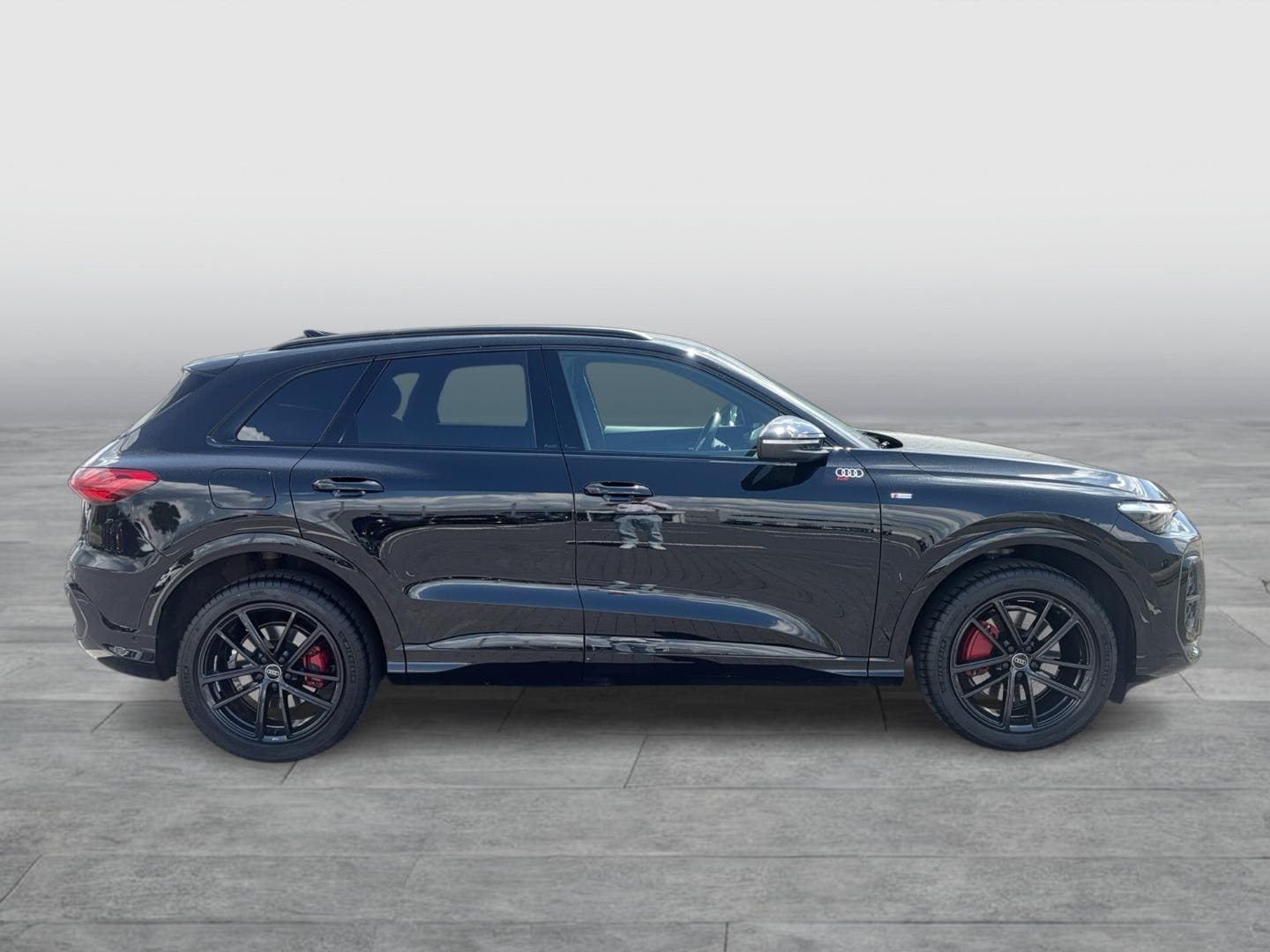 Bild über Audi Q5 SUV TDI quattro 150 kW S tronic - für weitere Informationen kontaktieren Sie den Audi Partner