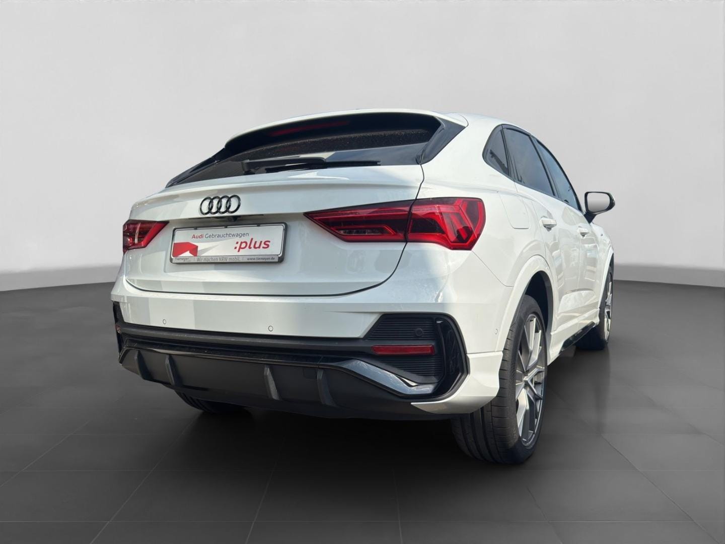 Bild über Audi Q3 Sportback S line 35 TFSI S tronic - für weitere Informationen kontaktieren Sie den Audi Partner