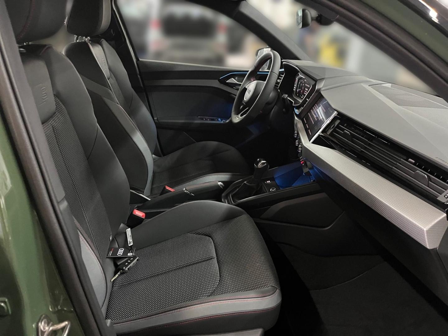 Bild über Audi A1 Sportback S line 30 TFSI S tronic - für weitere Informationen kontaktieren Sie den Audi Partner