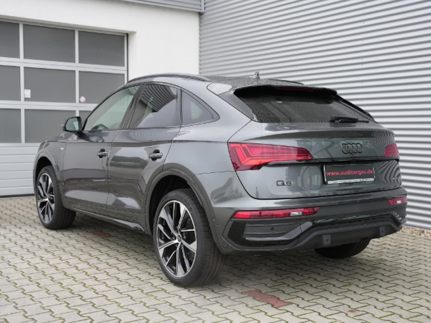 Bild über Audi Q5 Sportback 40 TDI quattro S tronic - für weitere Informationen kontaktieren Sie den Audi Partner