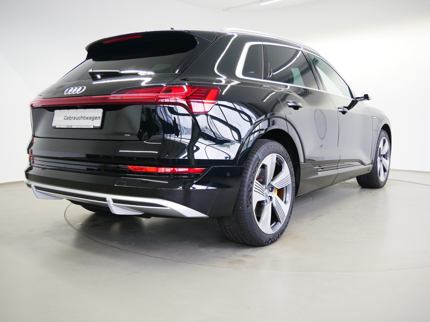 Image about Audi e-tron S line 55 quattro