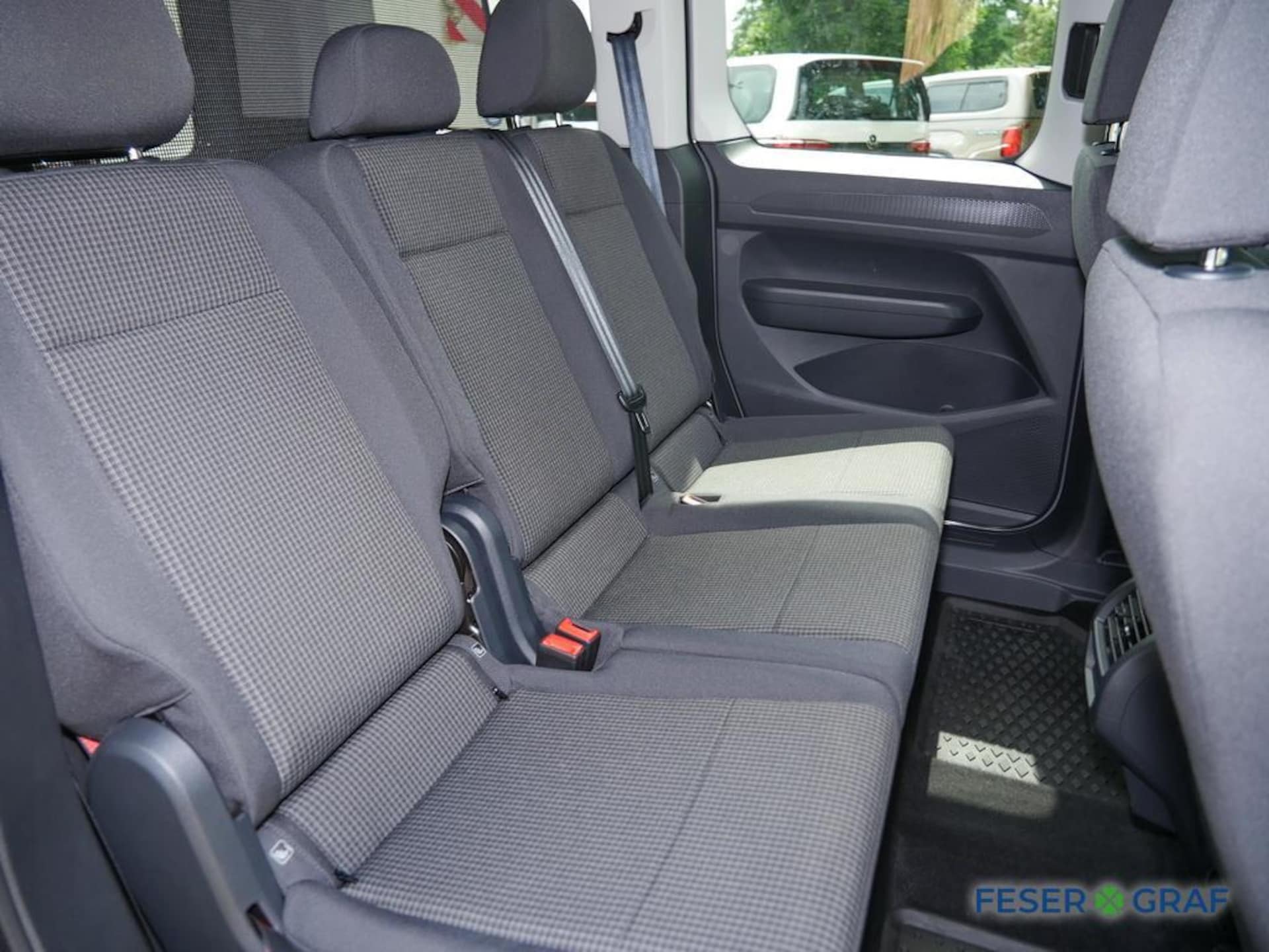 Volkswagen Caddy Basis-Modell