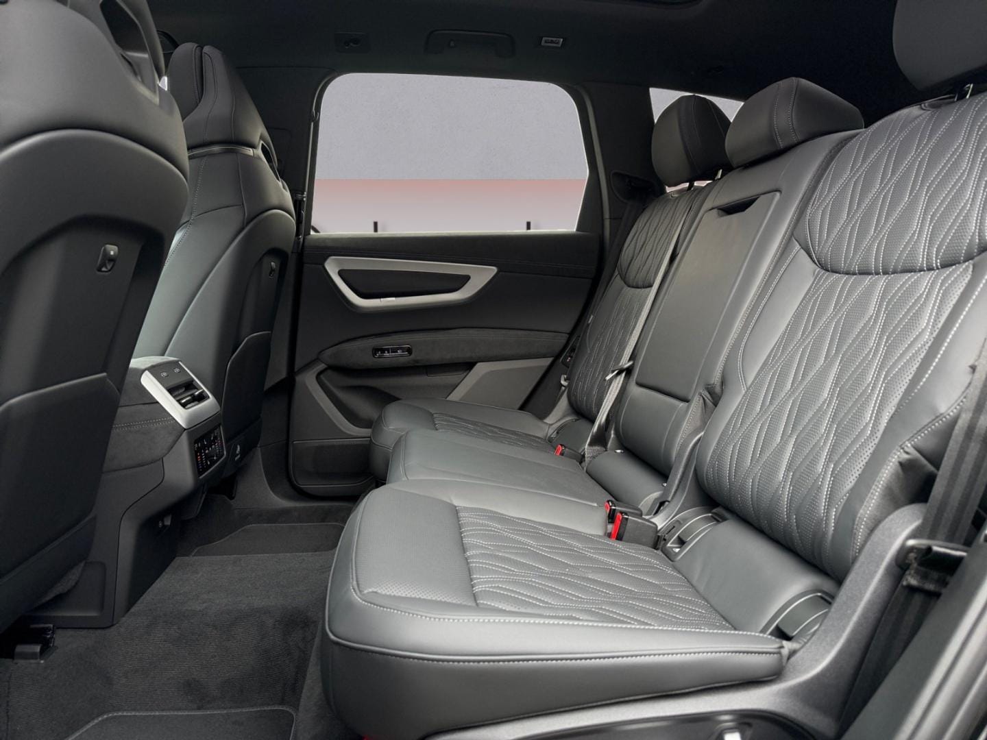 Bild über Audi Q7 SUV TDI quattro 220 kW tiptronic - für weitere Informationen kontaktieren Sie den Audi Partner