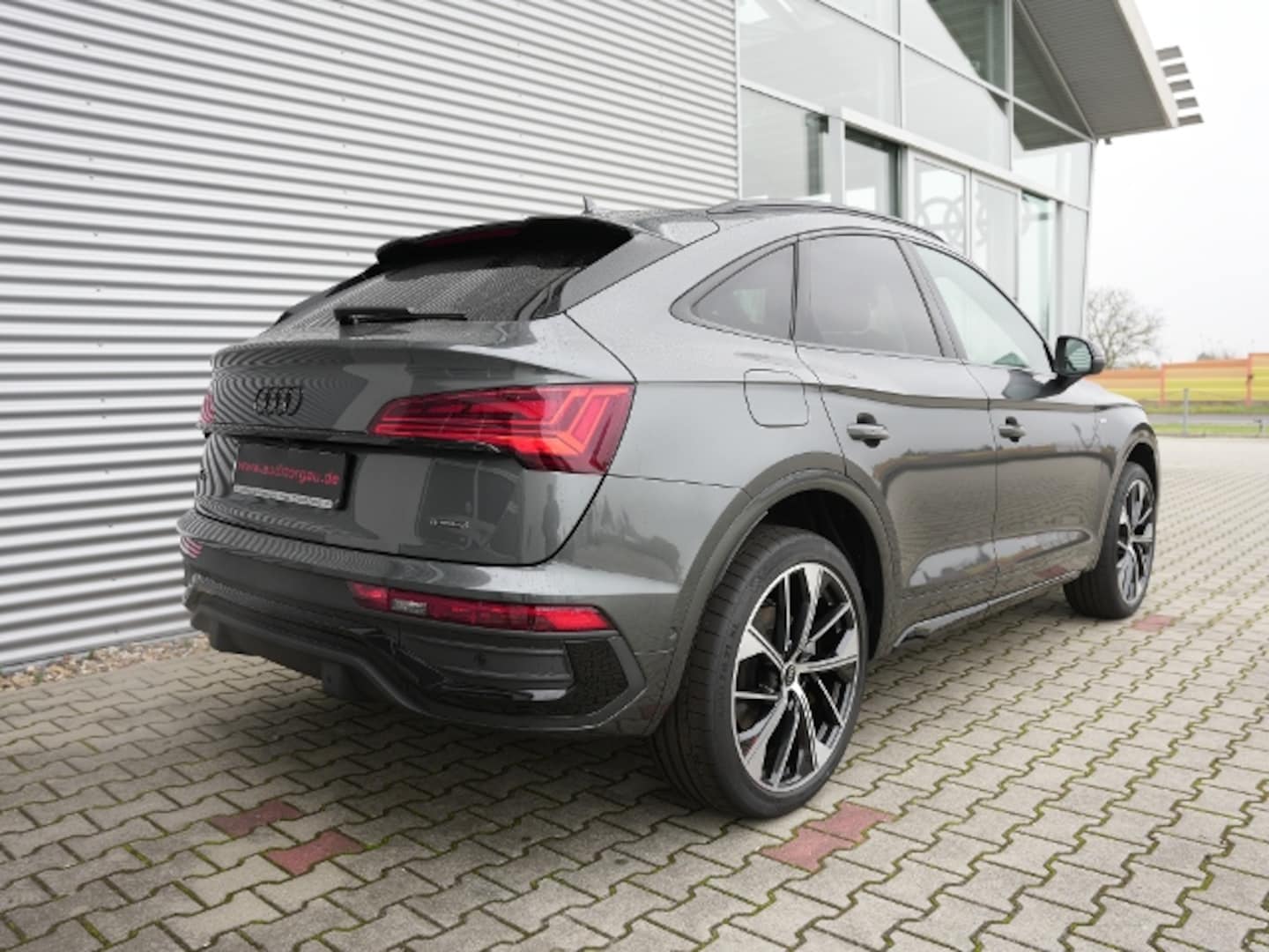Bild über Audi Q5 Sportback 40 TDI quattro S tronic - für weitere Informationen kontaktieren Sie den Audi Partner