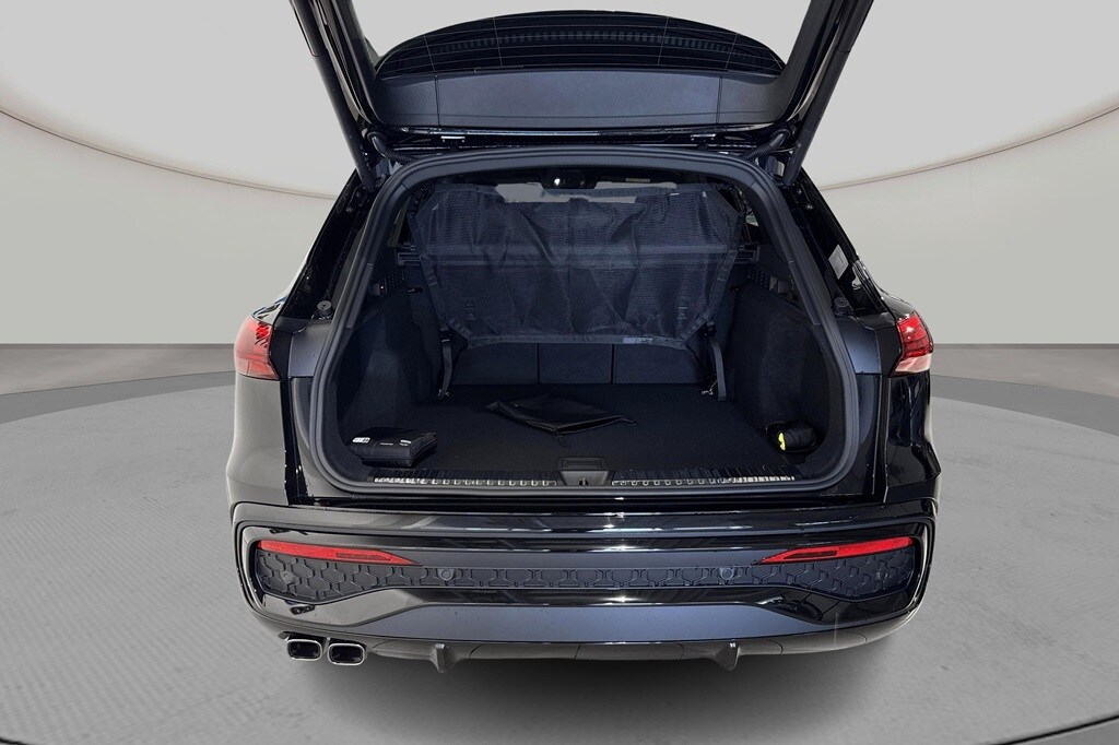 Bild som visar&nbsp;Audi Q5 SUV&nbsp;Q5 SUV TDI quattro S line 150 kWS tronic - för mer information kontakta din Audi Partner