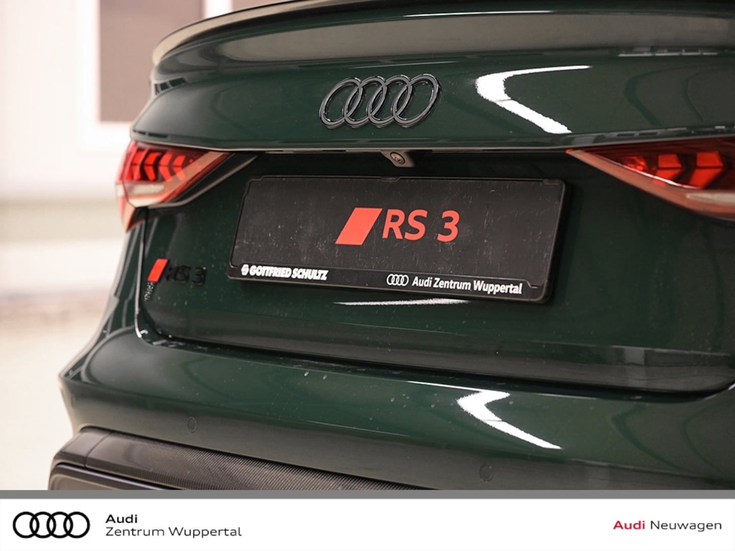 Bild über Audi RS 3 Limousine TFSI quattro 294 kW S tronic - für weitere Informationen kontaktieren Sie den Audi Partner