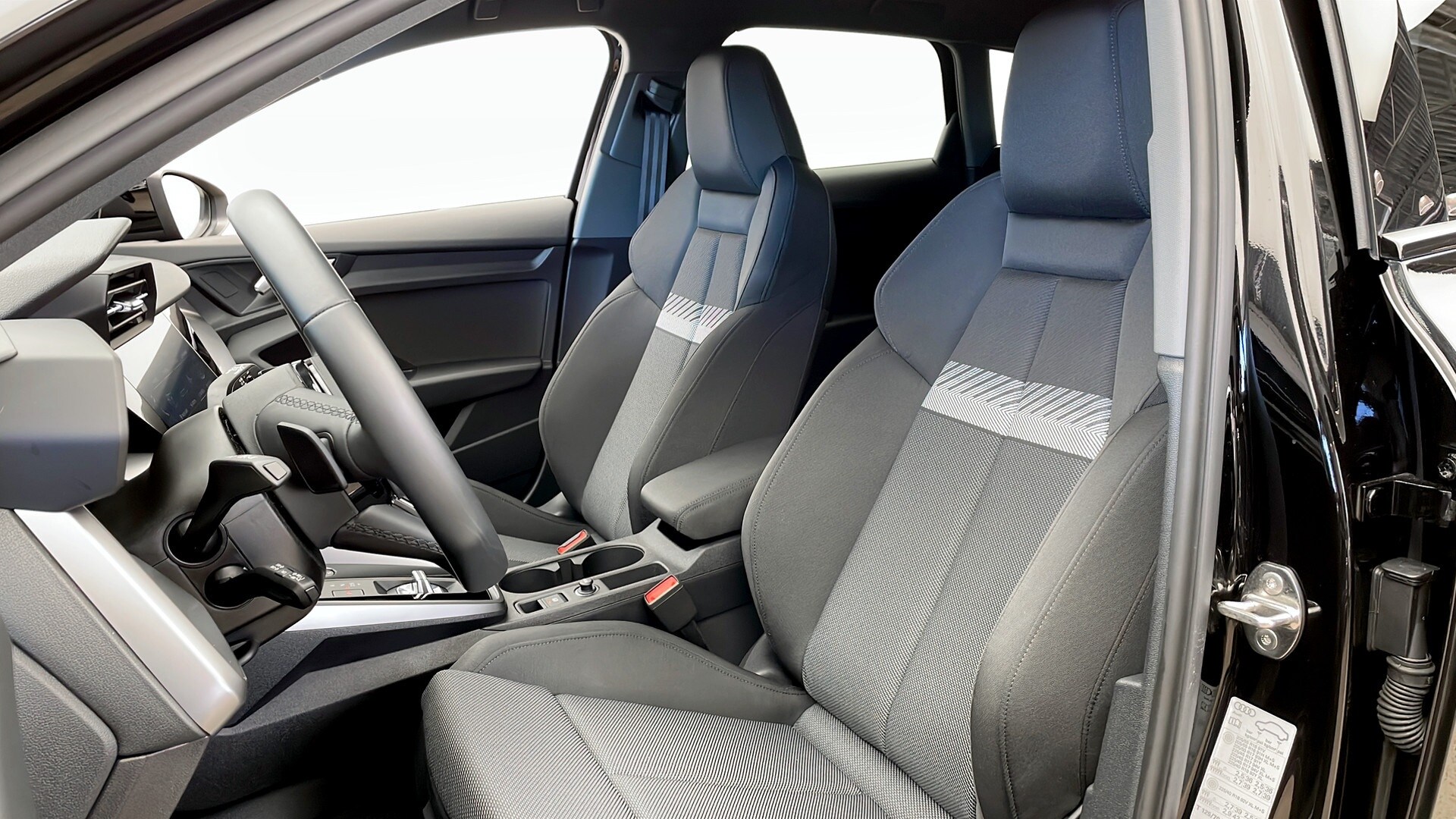 Bild som visar&nbsp;Audi A3 Sportback&nbsp;A3 Sportback 35 TFSI Proline advanced 150 hk S tronic - för mer information kontakta din Audi Partner
