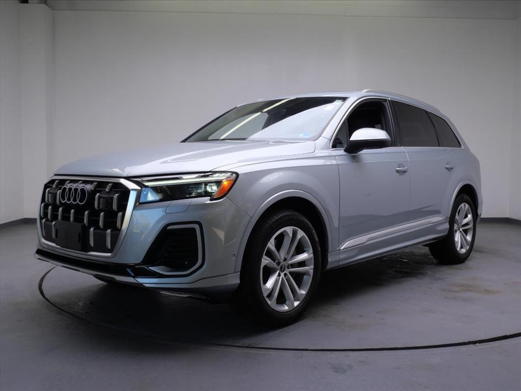 2025 Audi Q7 45 Premium Plus quattro Tiptronic's photo