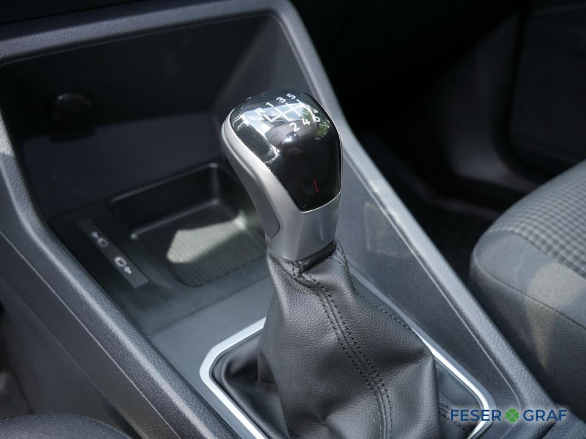 Volkswagen Caddy Basis-Modell