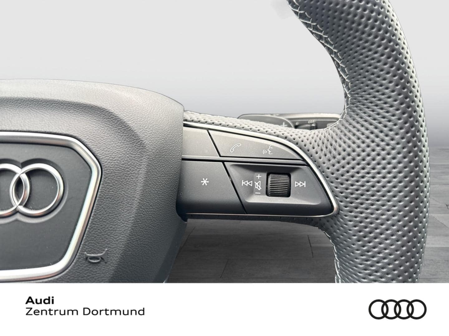 Bild über Audi SQ7 SUV TFSI quattro tiptronic - für weitere Informationen kontaktieren Sie den Audi Partner