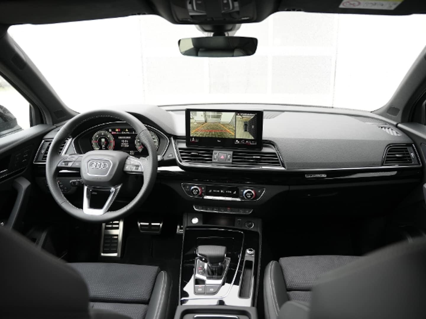 Bild über Audi Q5 Sportback 40 TDI quattro S tronic - für weitere Informationen kontaktieren Sie den Audi Partner
