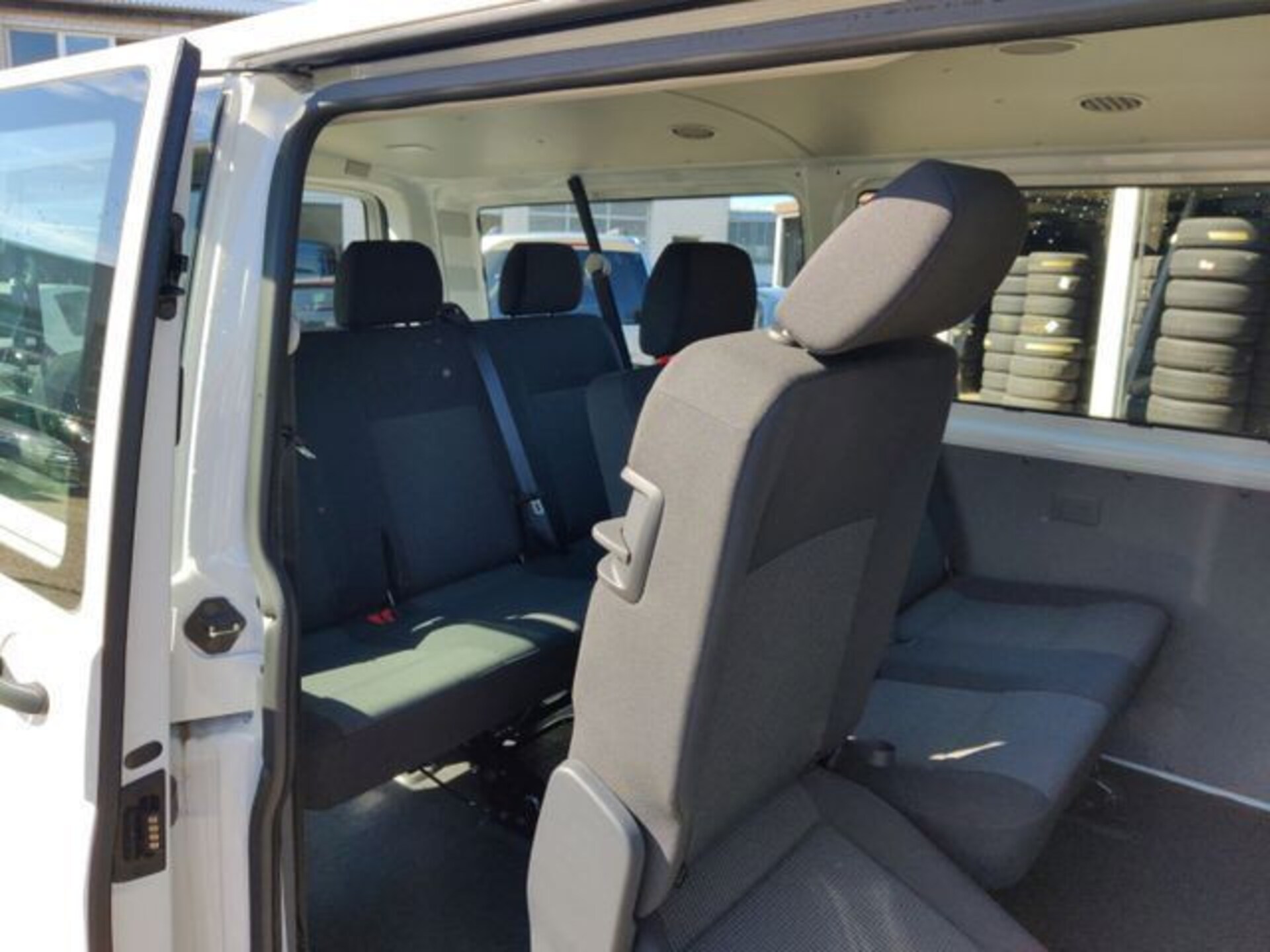 Volkswagen T6.1 Transporter Kombi langer Radstand