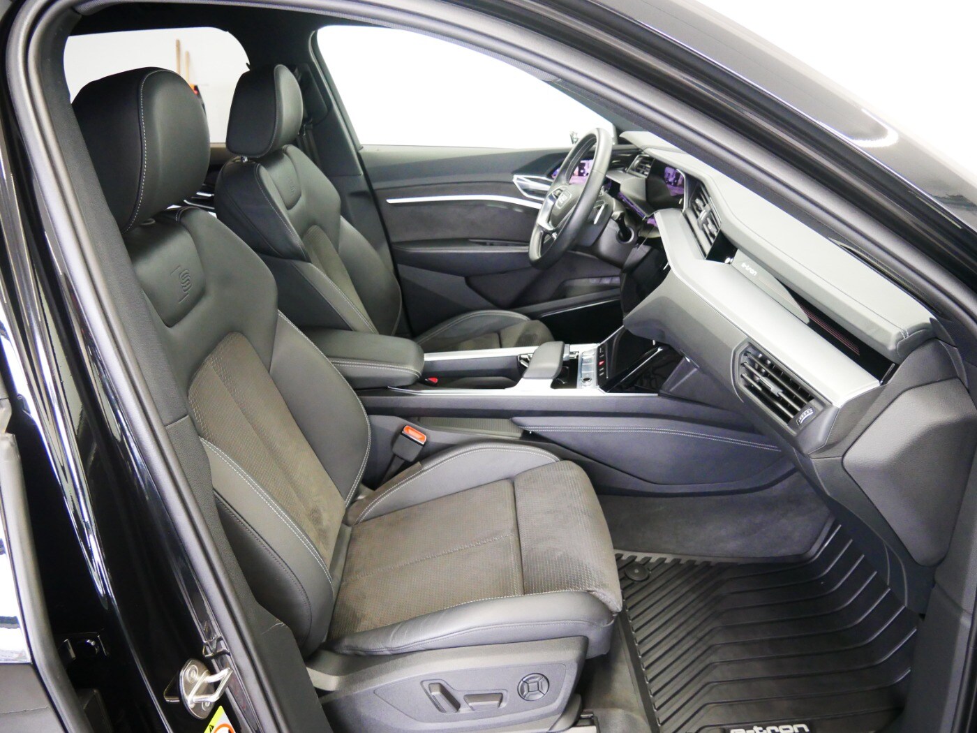 Image about Audi e-tron S line 55 quattro