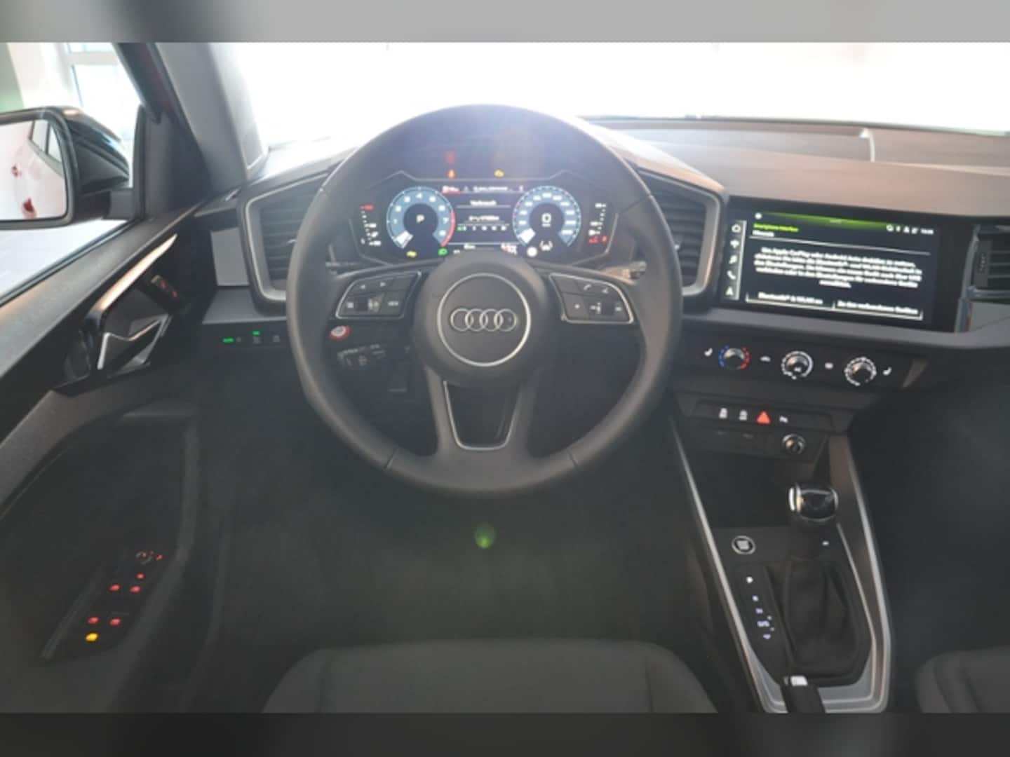 Bild über Audi A1 Sportback S line 25 TFSI S tronic - für weitere Informationen kontaktieren Sie den Audi Partner