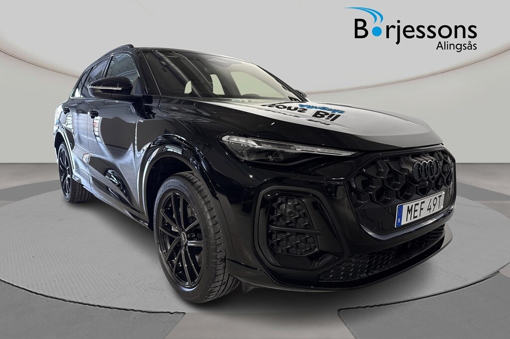 Bild som visar&nbsp;Audi Q5 SUV&nbsp;Q5 SUV TDI quattro S line 150 kWS tronic - för mer information kontakta din Audi Partner