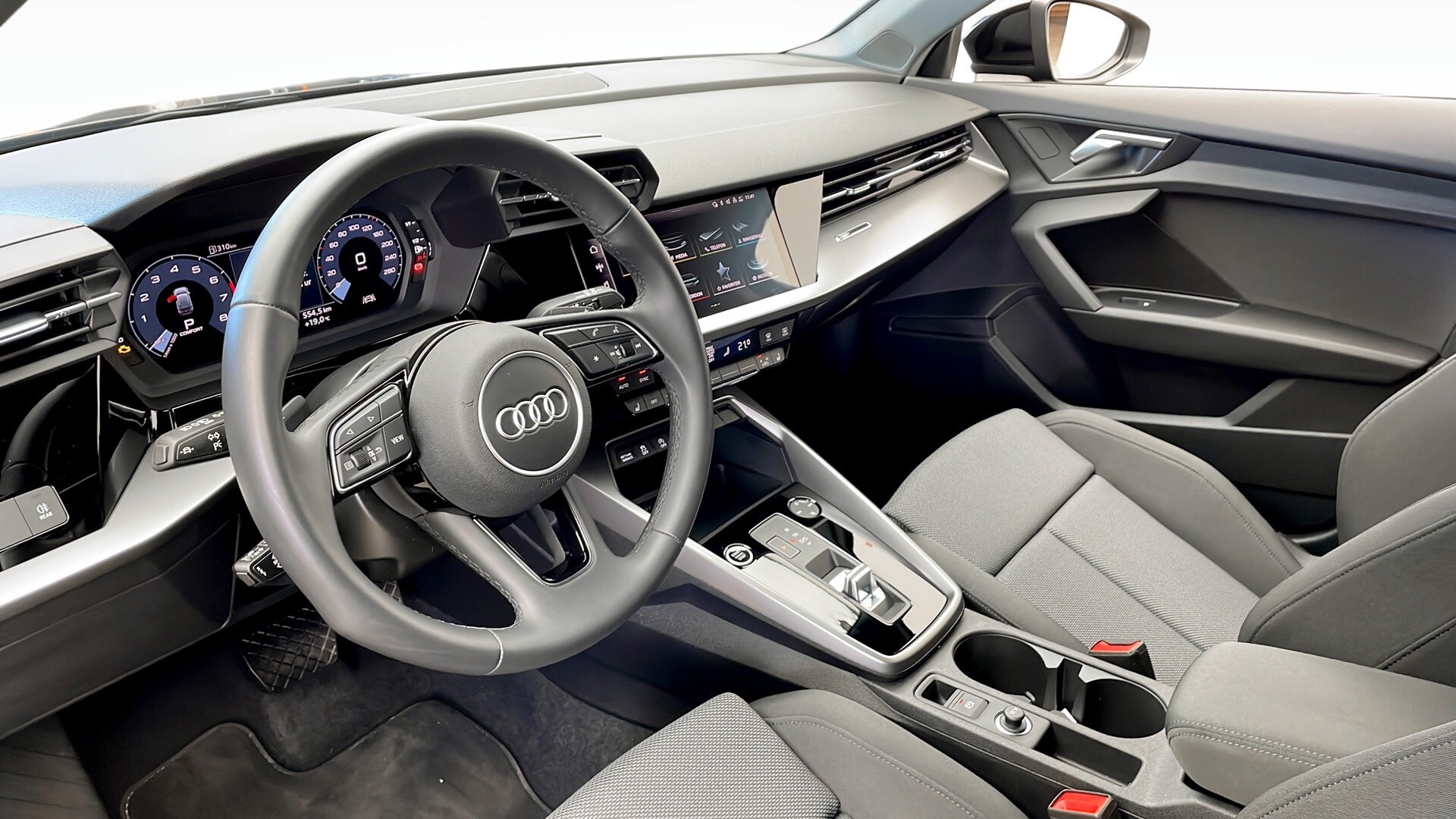 Bild som visar&nbsp;Audi A3 Sportback&nbsp;A3 Sportback 35 TFSI Proline advanced 150 hk S tronic - för mer information kontakta din Audi Partner