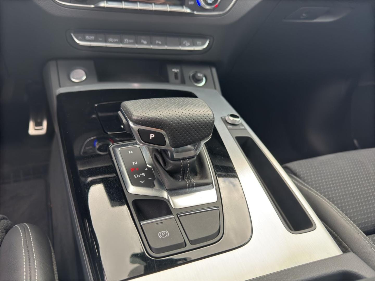 Bild über Audi Q5 Sportback 40 TDI quattro S tronic - für weitere Informationen kontaktieren Sie den Audi Partner