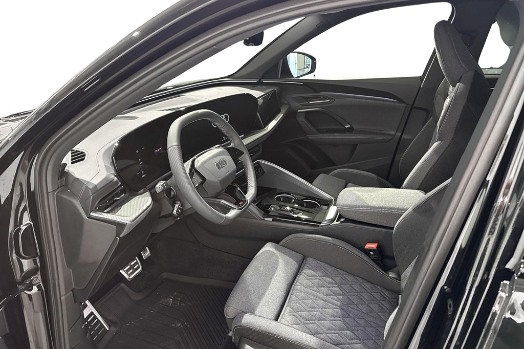 Bild som visar Audi Q5 SUV Q5 SUV TDI quattro S line 150 kWS tronic - för mer information kontakta din Audi Partner