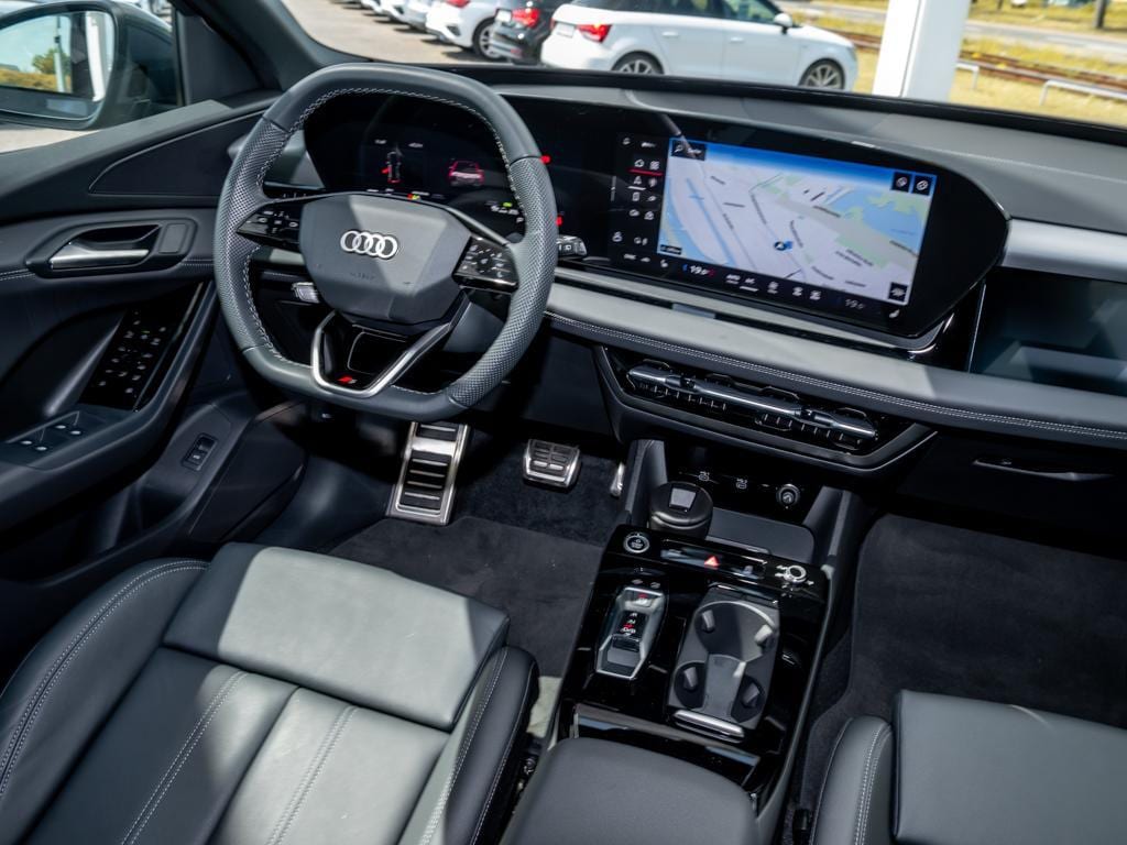 Image about Audi Q6 SUV e-tron e-tron quattro