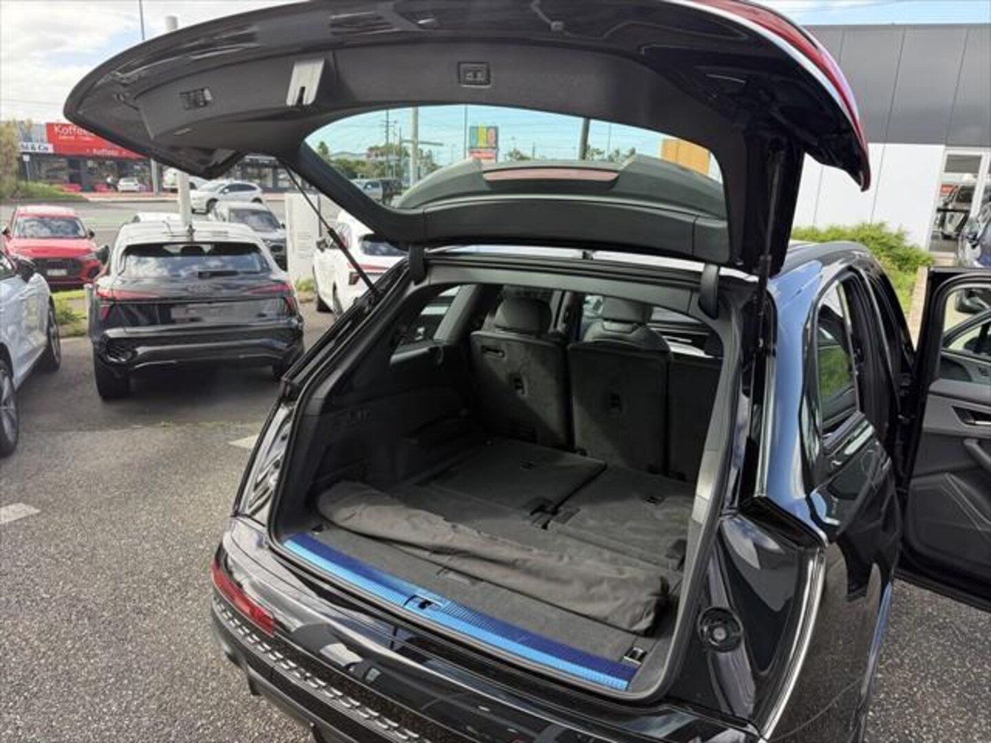 Image about Audi Q7 SUV TFSI quattro tiptronic