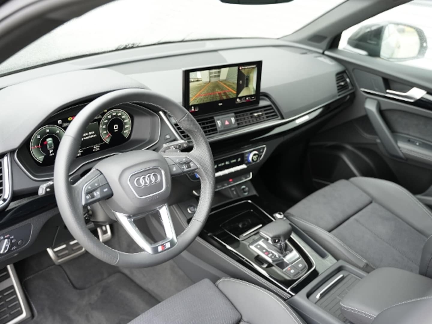 Bild über Audi Q5 Sportback 40 TDI quattro S tronic - für weitere Informationen kontaktieren Sie den Audi Partner