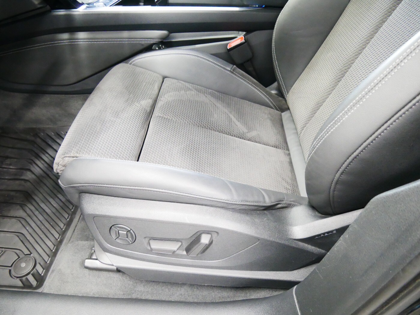 Image about Audi e-tron S line 55 quattro