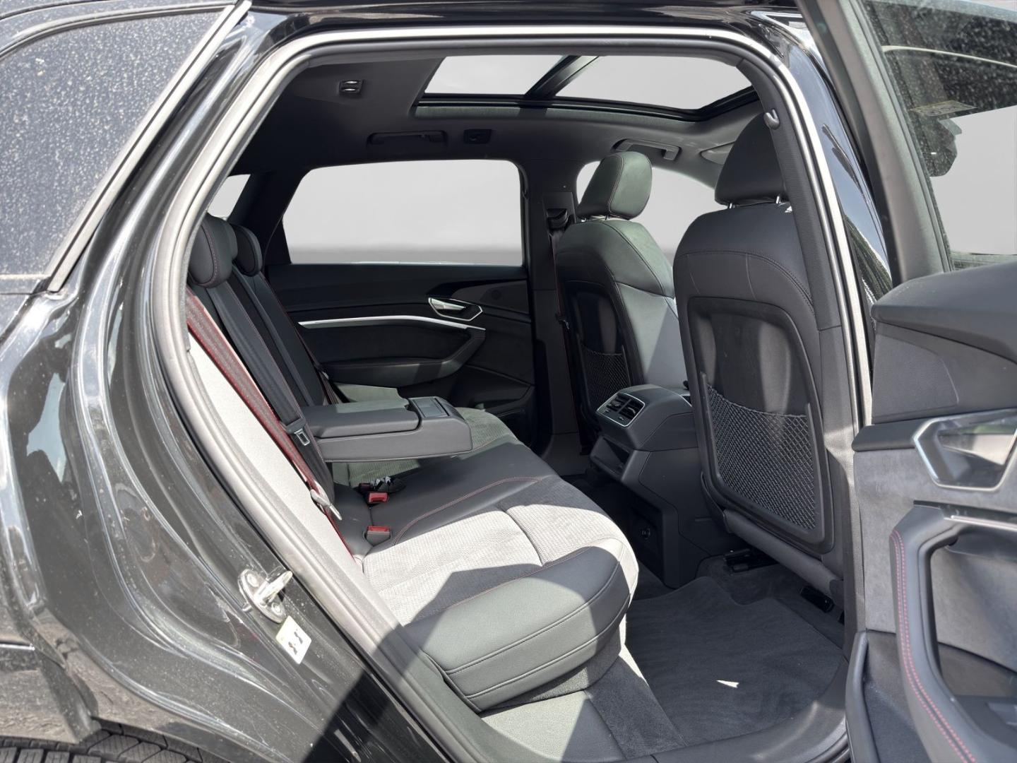 Image about Audi Q8 e-tron S line 55 e-tron quattro