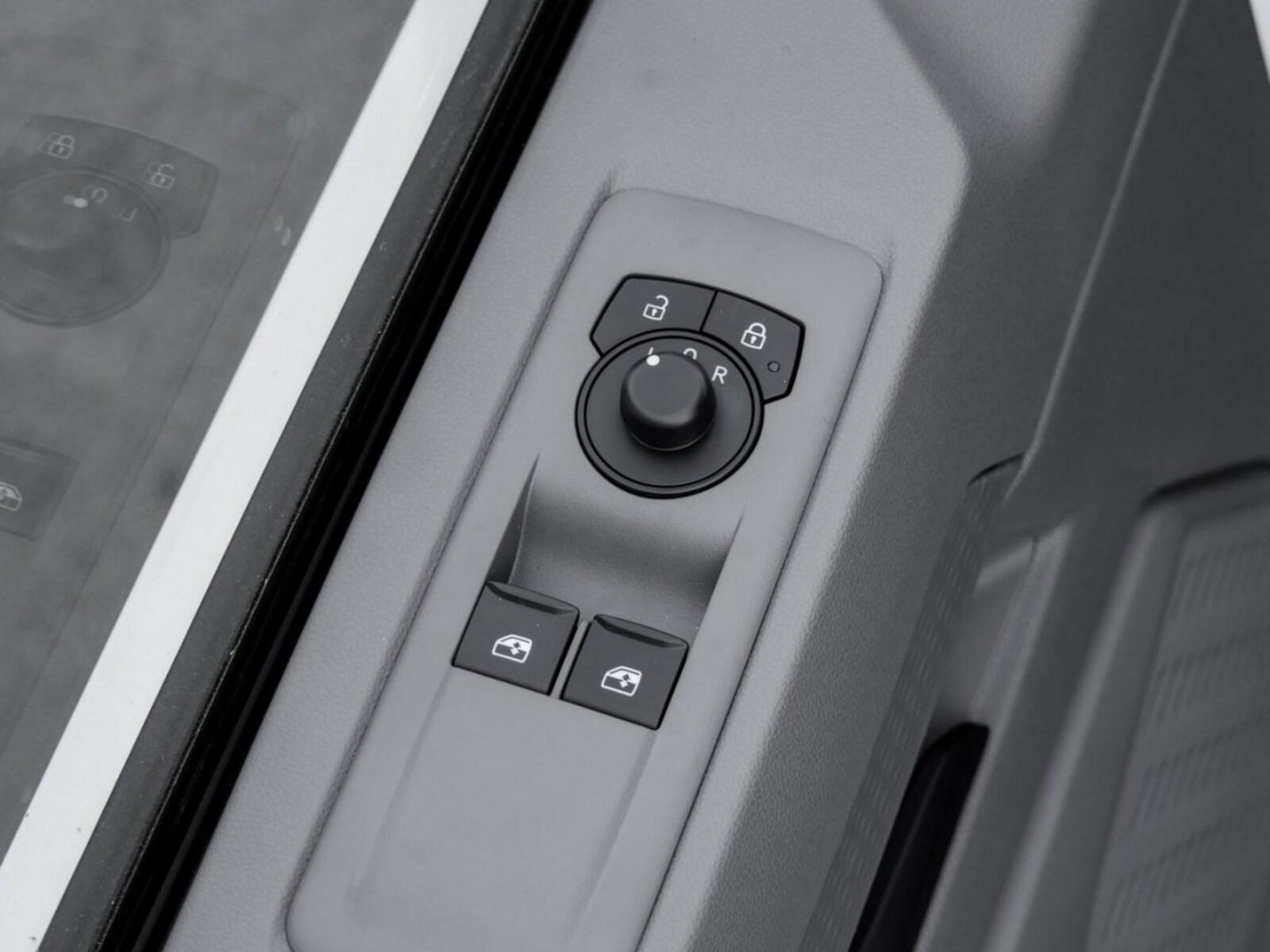 Volkswagen Transporter Kasten kurzer Radstand – Bild 9