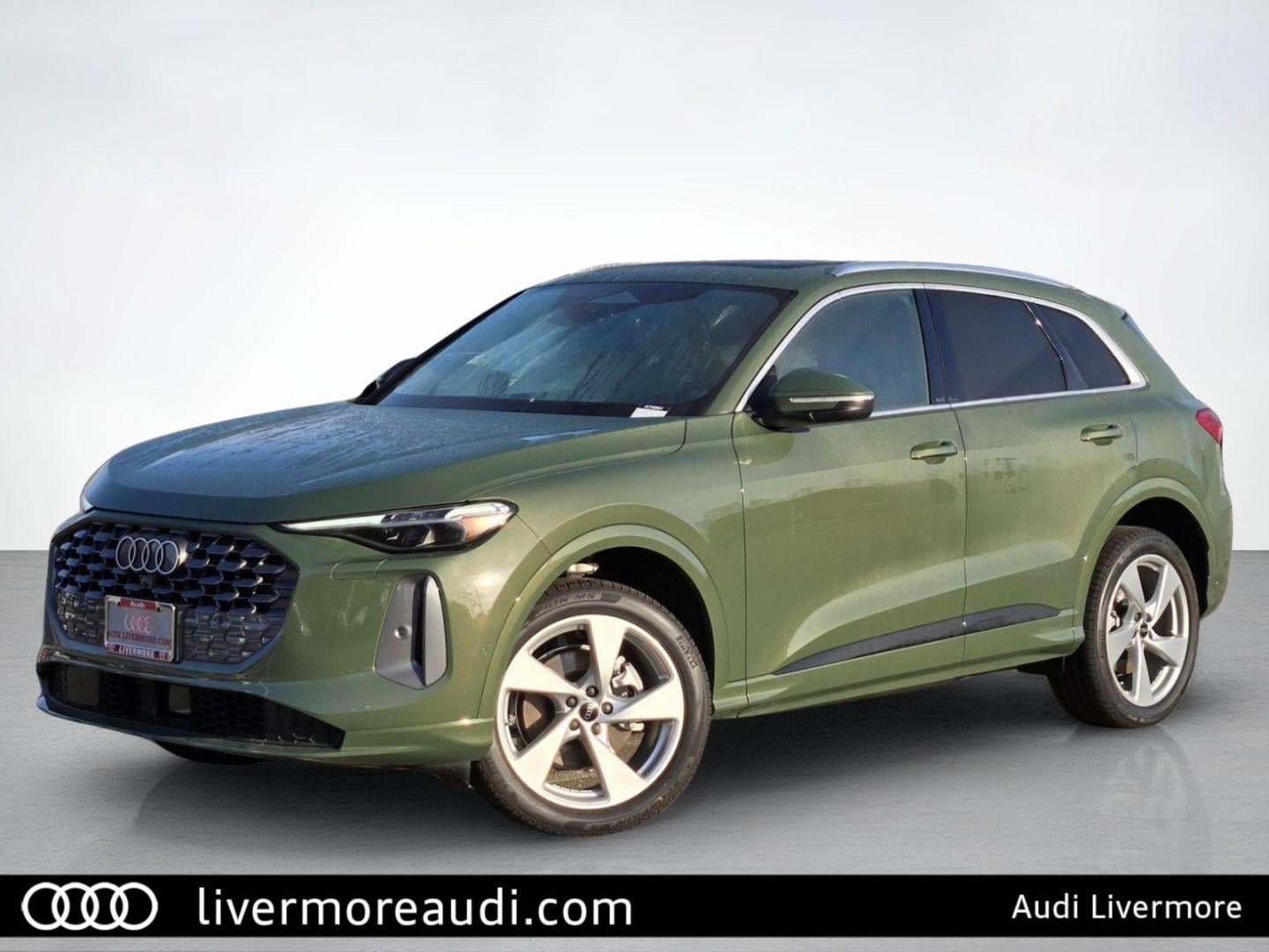 2025 Audi Q5 40 Premium Plus's photo