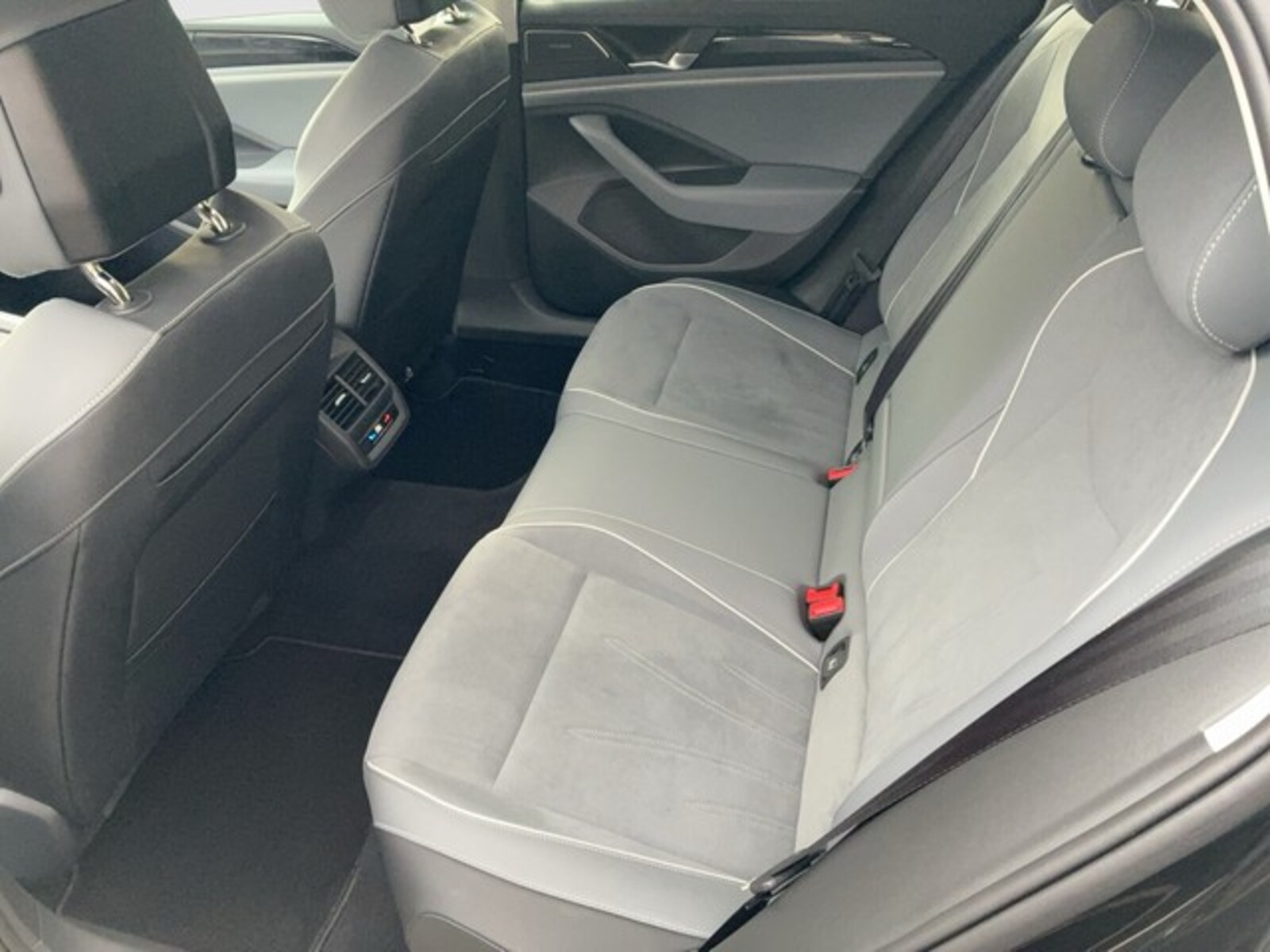 Volkswagen Passat – Bild 13