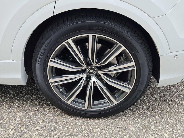 2023 Audi SQ8