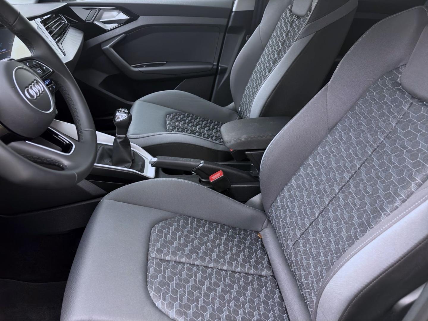 Bild über Audi A1 allstreet 30 TFSI Schaltgetriebe - für weitere Informationen kontaktieren Sie den Audi Partner