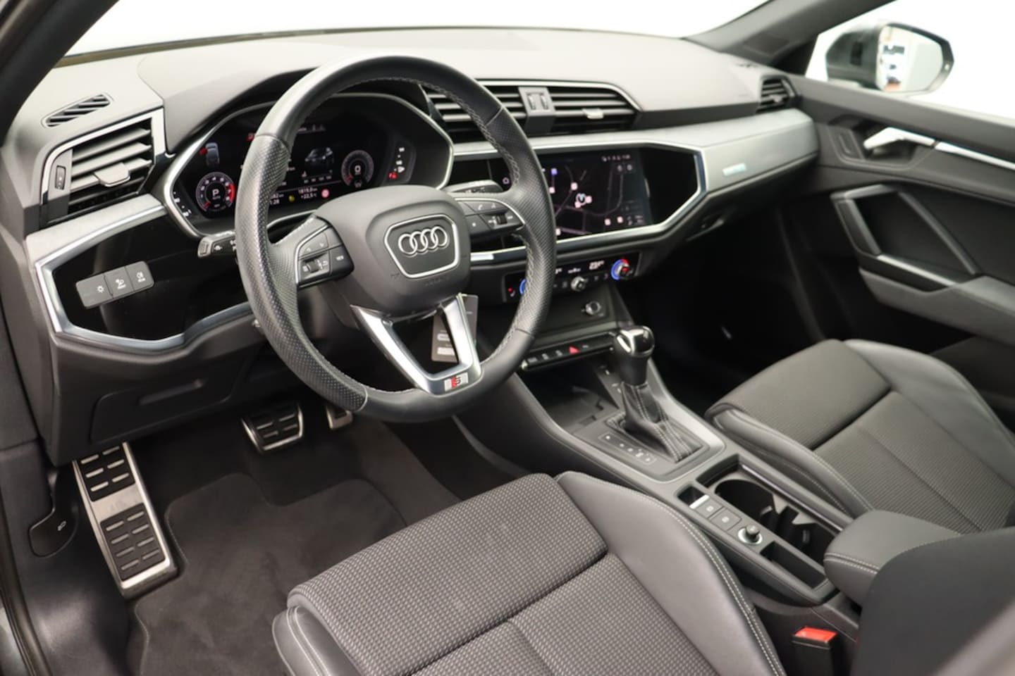Bild über Audi Q3 Sportback S line 40 TFSI quattro S tronic - für weitere Informationen kontaktieren Sie den Audi Partner