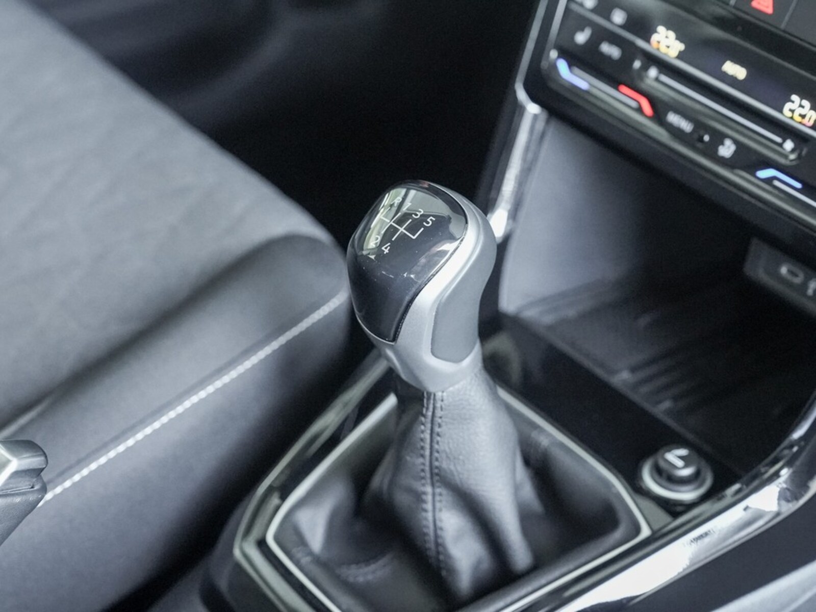 Volkswagen T-Cross – Bild 9