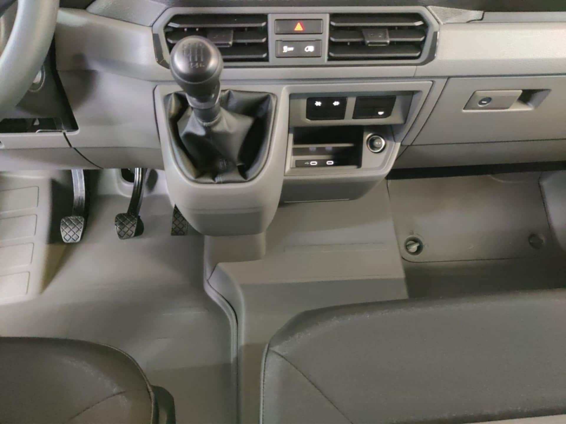 Volkswagen Crafter Kasten langer Radstand