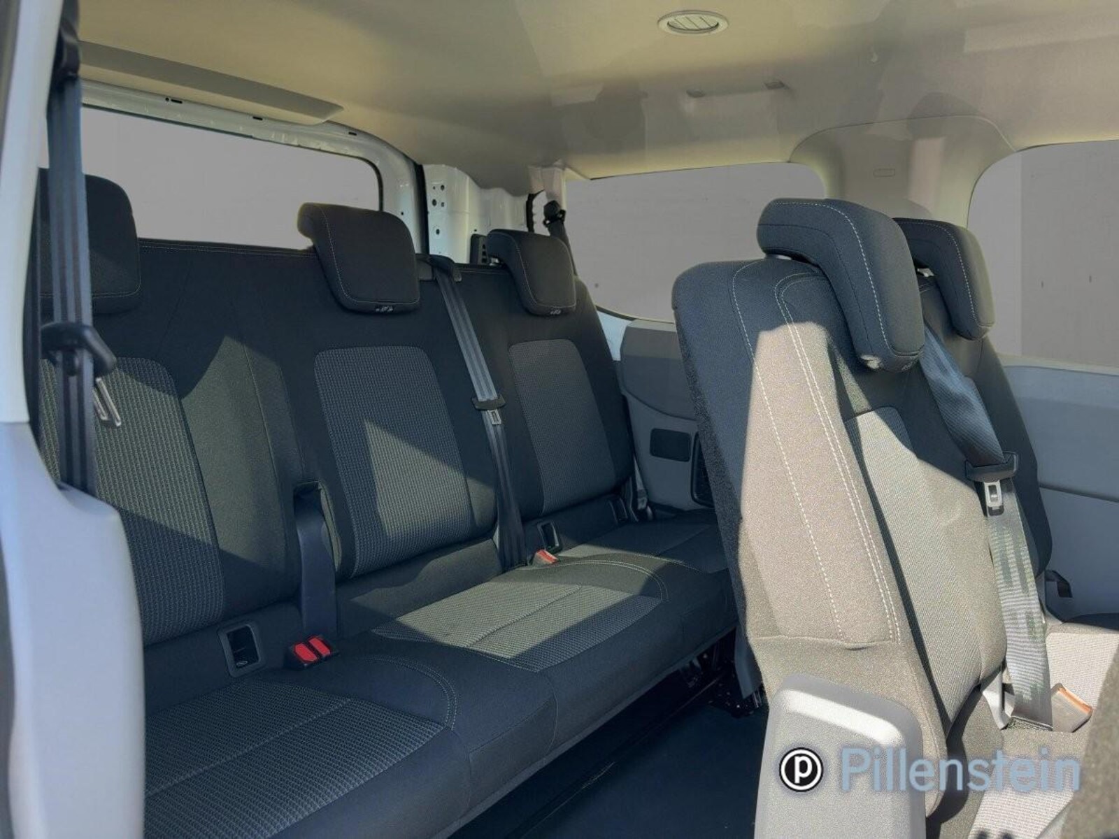 Volkswagen Transporter Kombi kurzer Radstand – Bild 6