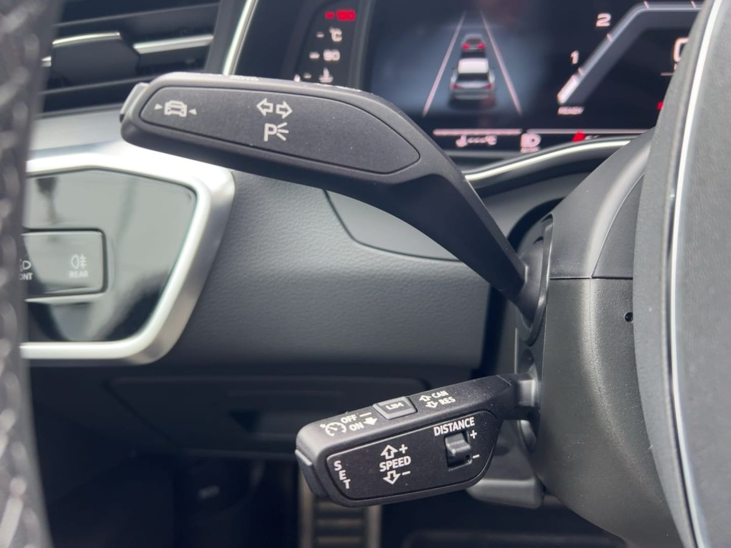 Bild über Audi S6 Avant TDI quattro tiptronic - für weitere Informationen kontaktieren Sie den Audi Partner