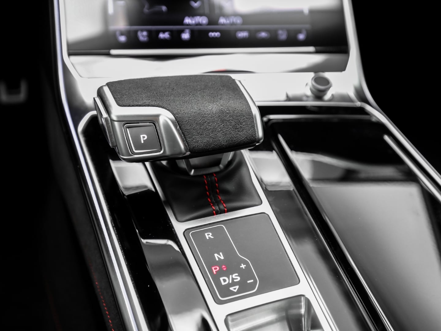 Bild über Audi RS 6 Avant performance quattro tiptronic - für weitere Informationen kontaktieren Sie den Audi Partner