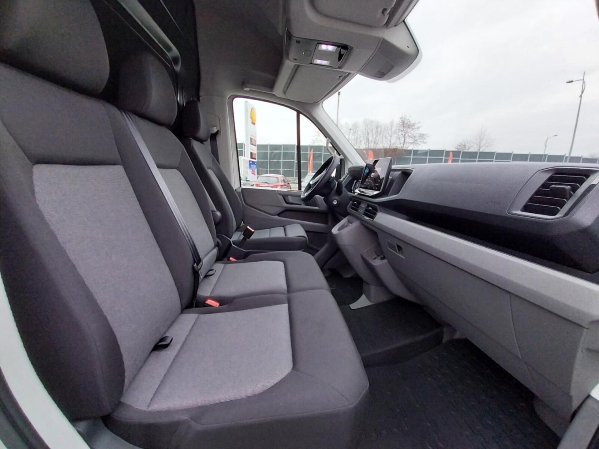 Volkswagen Crafter Furgon średni rozstaw osi