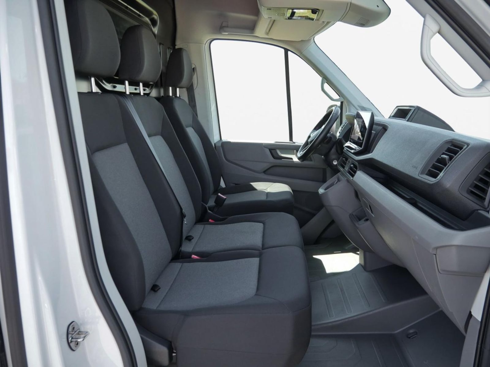 Volkswagen Crafter Kasten mittlerer Radstand – Bild 4