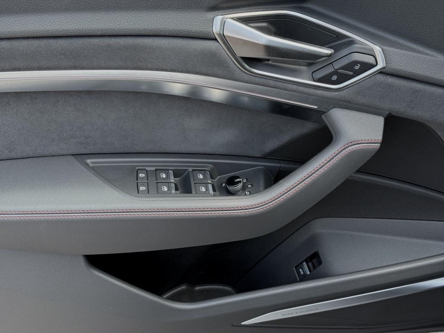 Image about Audi Q8 e-tron S line 55 e-tron quattro