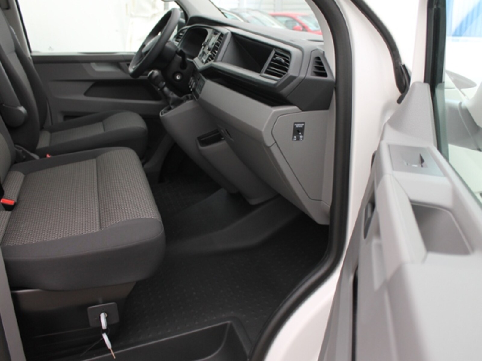 Volkswagen T6.1 Transporter Kasten kurzer Radstand – Bild 13